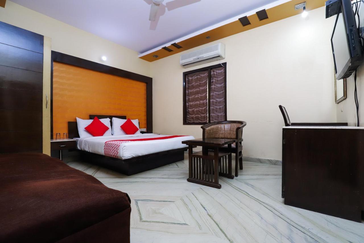 Hotel O J P Inn Near Patel Nagar Metro Station Нью-Дели Экстерьер фото