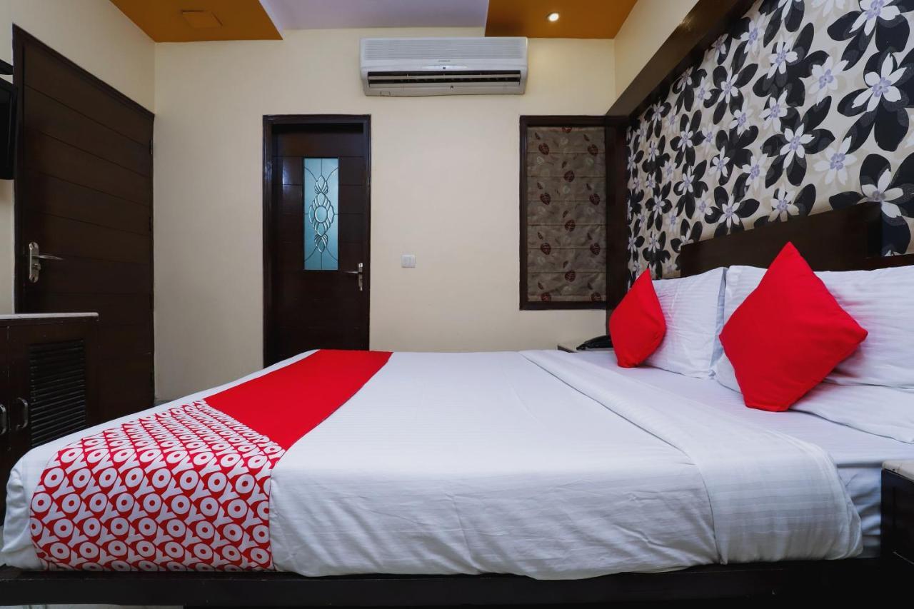 Hotel O J P Inn Near Patel Nagar Metro Station Нью-Дели Экстерьер фото