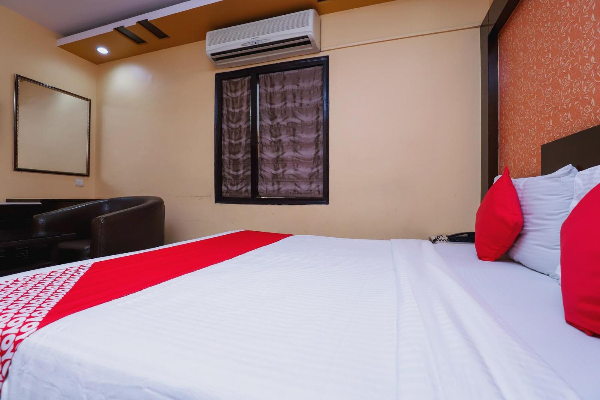 Hotel O J P Inn Near Patel Nagar Metro Station Нью-Дели Экстерьер фото