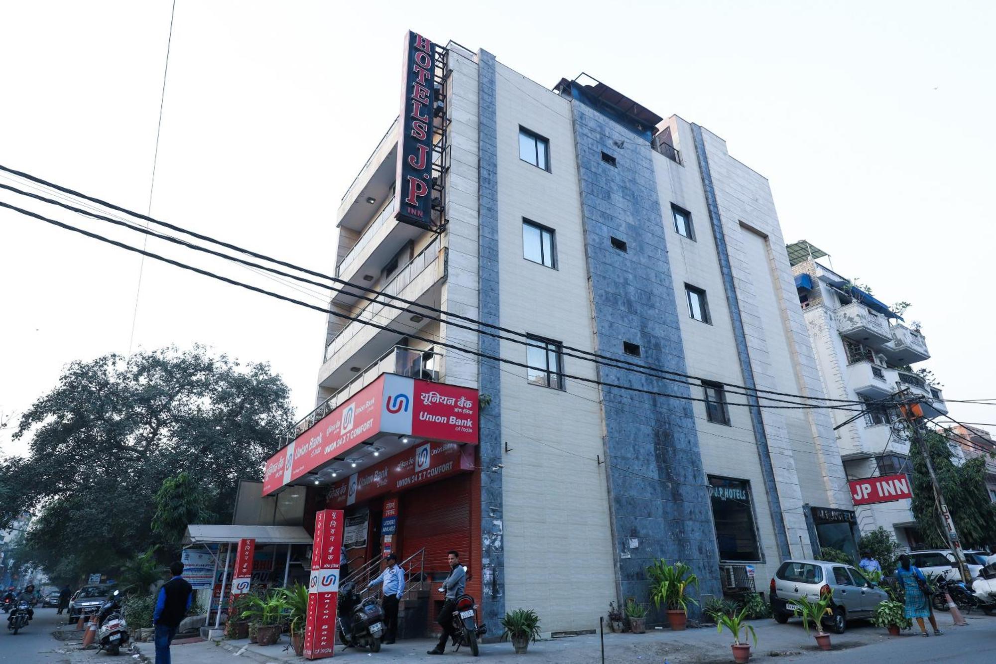 Hotel O J P Inn Near Patel Nagar Metro Station Нью-Дели Экстерьер фото