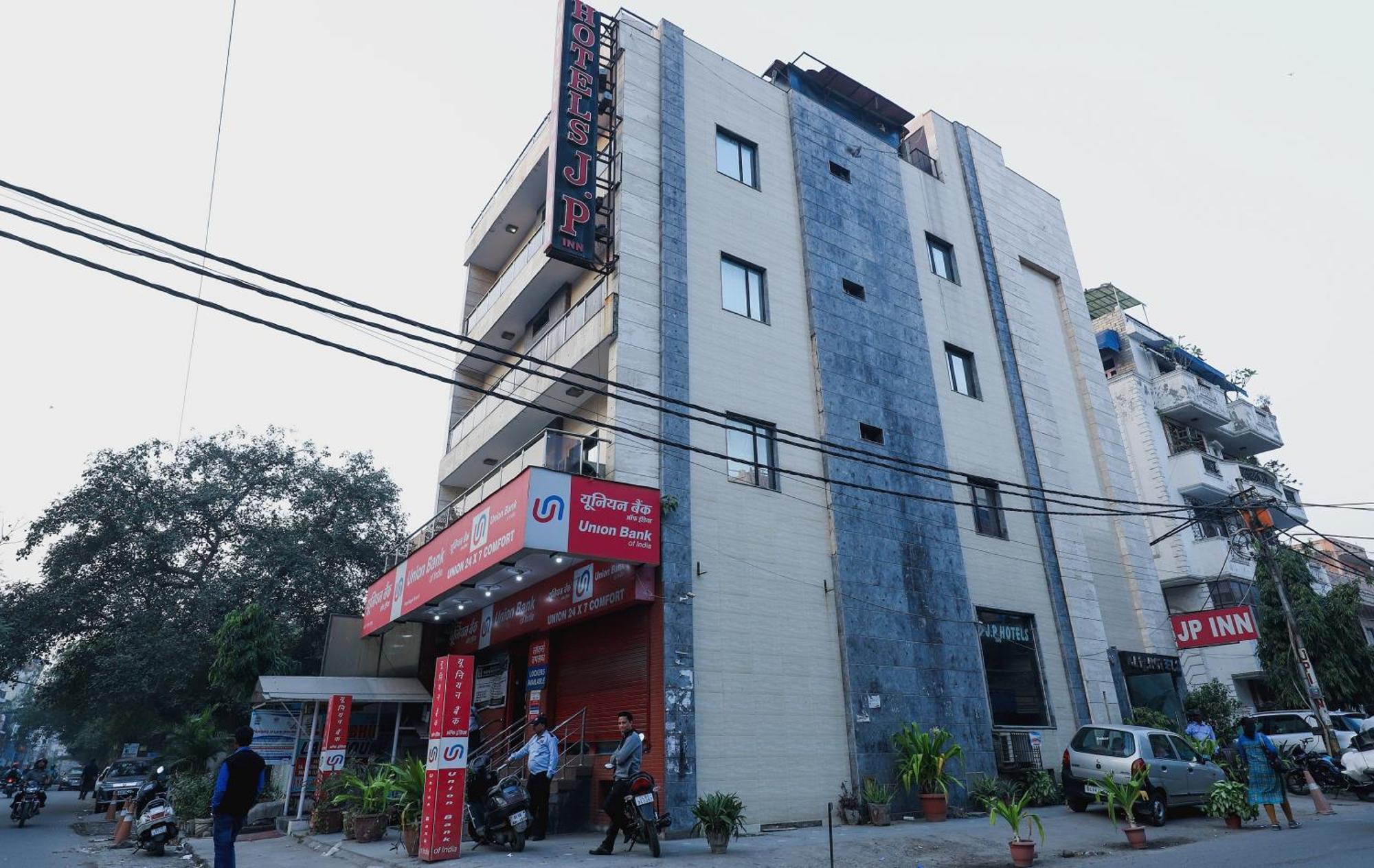 Hotel O J P Inn Near Patel Nagar Metro Station Нью-Дели Экстерьер фото