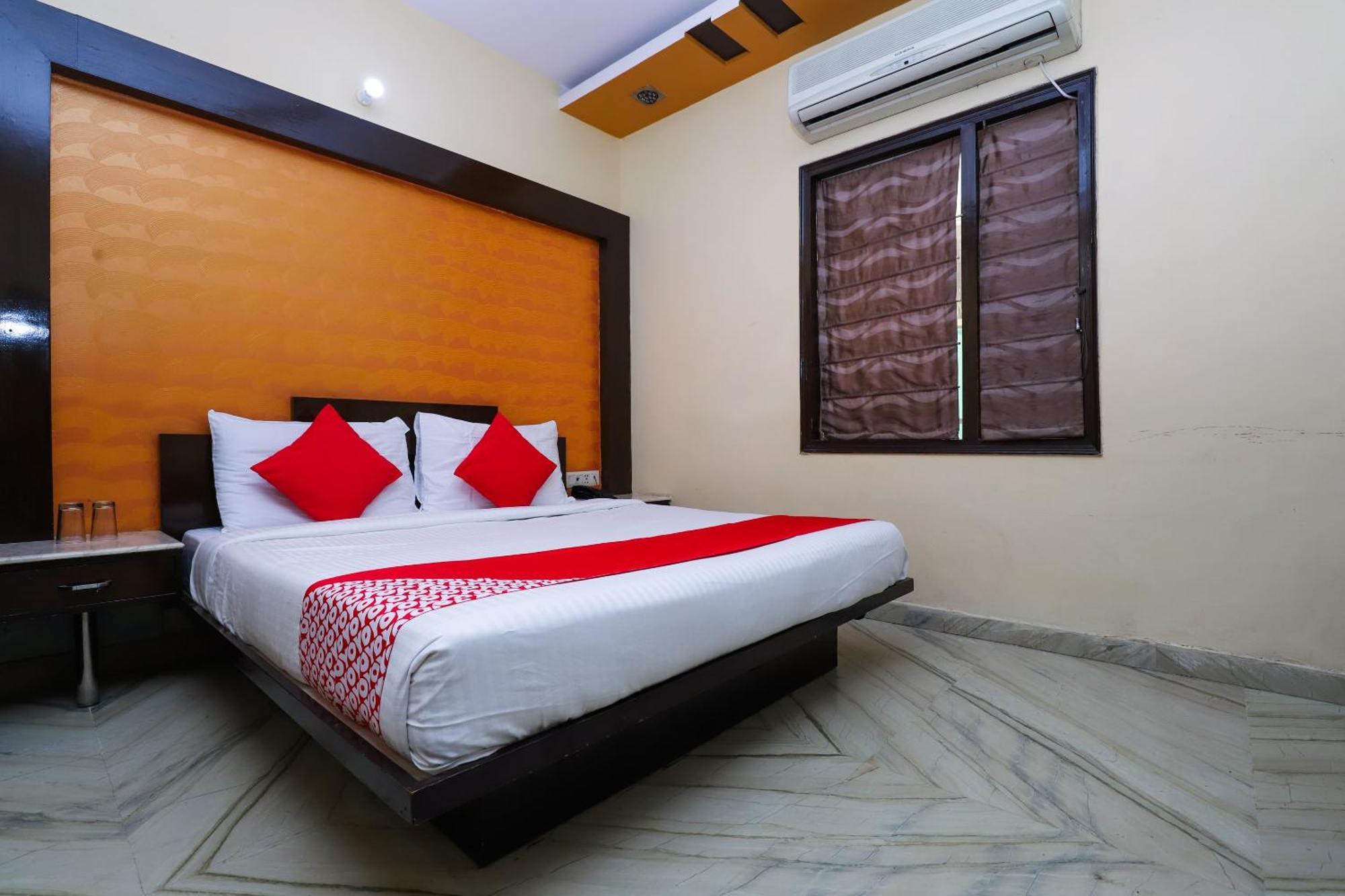 Hotel O J P Inn Near Patel Nagar Metro Station Нью-Дели Экстерьер фото